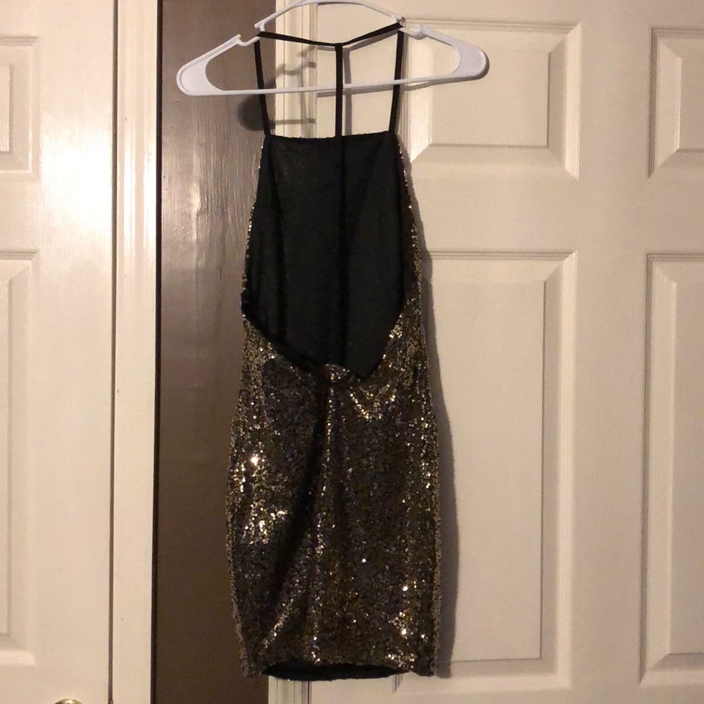 Gold/black sequin backless mini - Picture 3 of 5